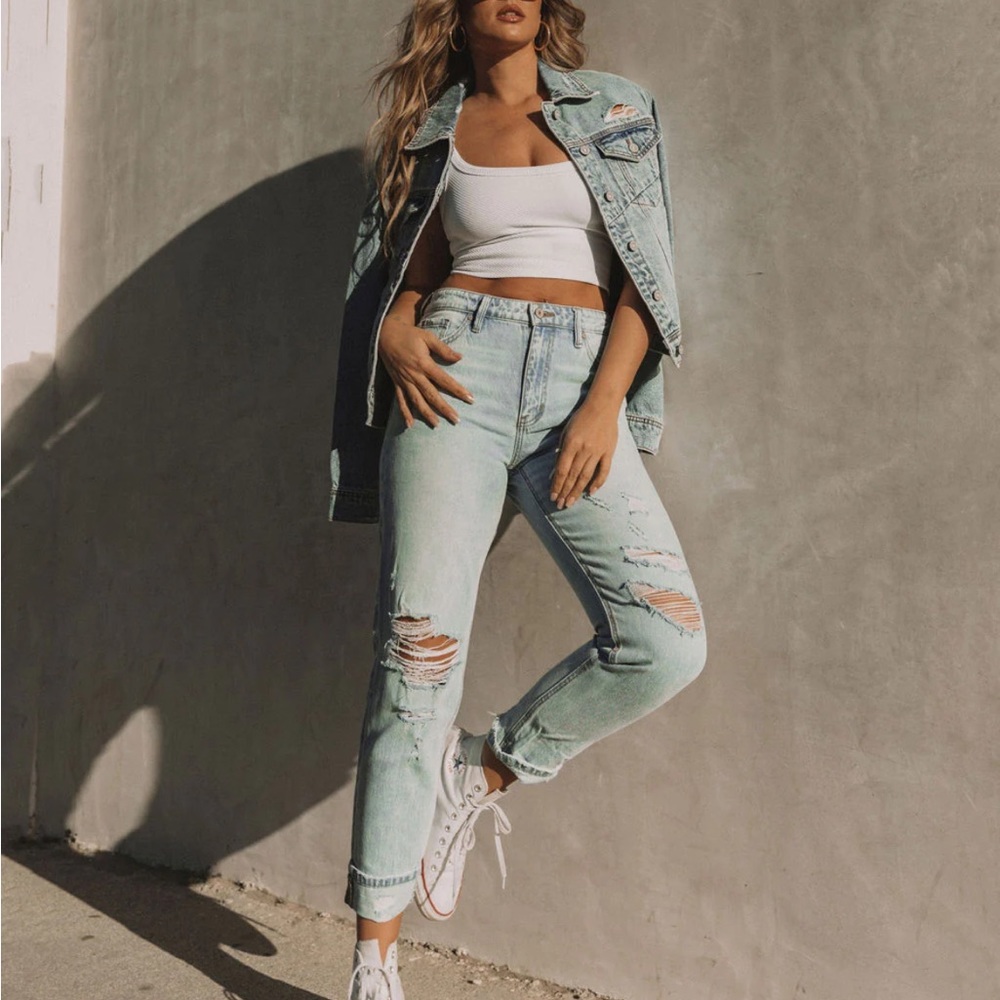 NWT VICI distressed straight jeans brand new